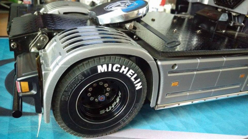 4x Michelin Reifenaufkleber weiss 1:14